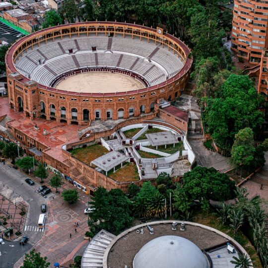 https://bayonapardo.com/wp-content/uploads/2025/06/bogota-4457796_1280-540x540.jpg